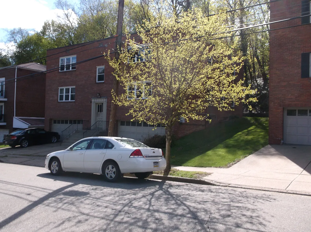 Building Photo - 107 Parkside Ave