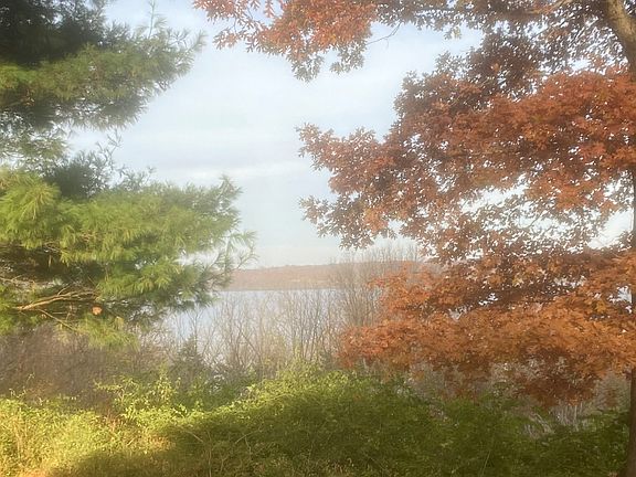 5th image of 3295 Middle Rd
