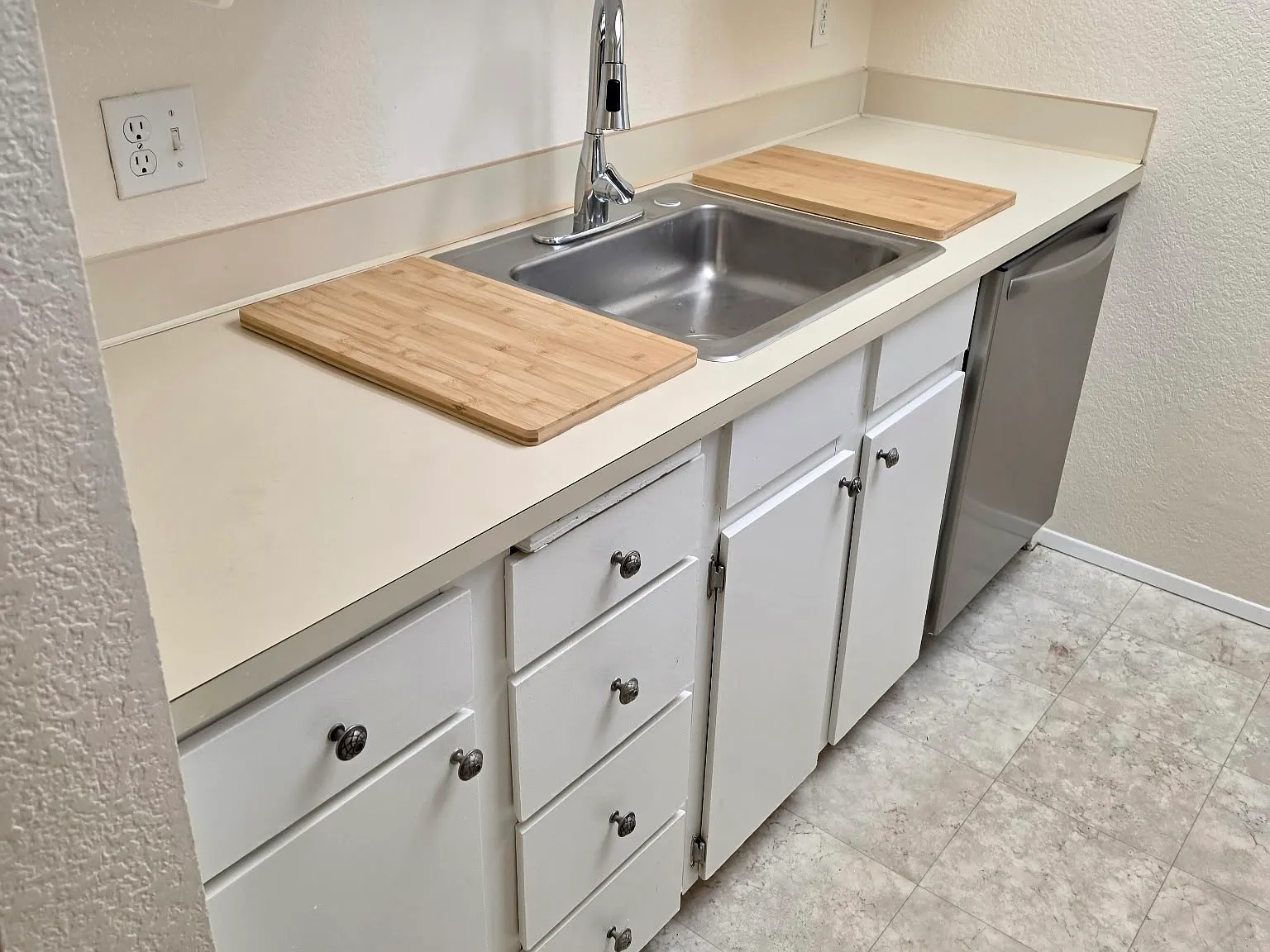 1 bed, 542 sqft, $1,400 — Photo 2
