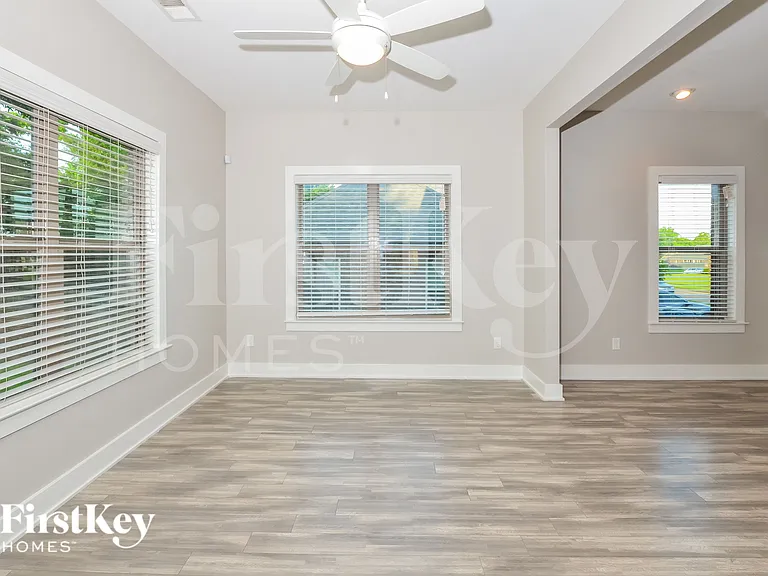 6362 Garrison — Photo 7