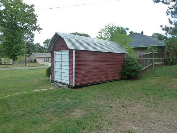 3rd image of 8951 Marlow Ct