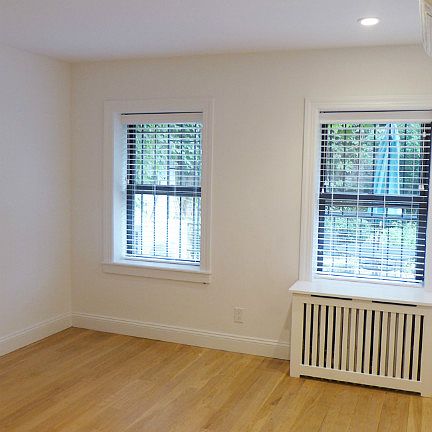 3rd image of 365 Hoyt St APT 1