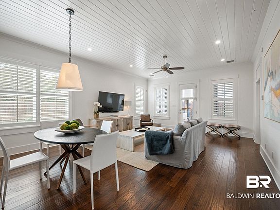 4th image of 101 Cotswold Ln