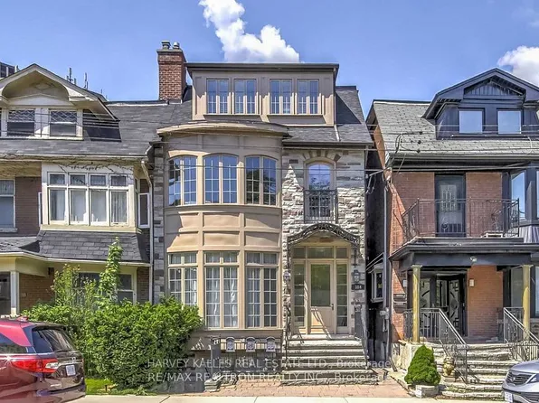 384 Spadina Rd, Toronto, ON M5P 2V9