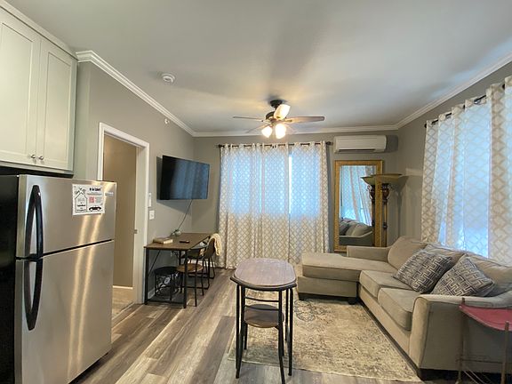3rd image of 1214 W 6th St #12