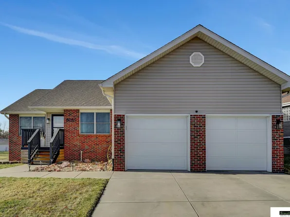 8055 Colby St, Lincoln, NE 68505
