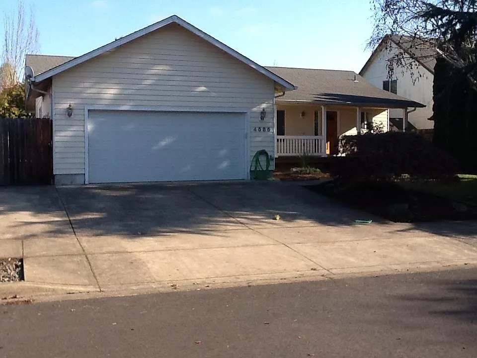 4585 Sedona Dr