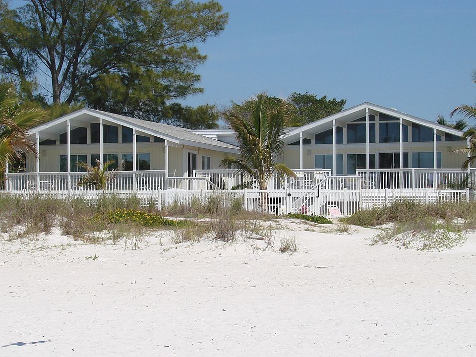 Waves Edge Beach House