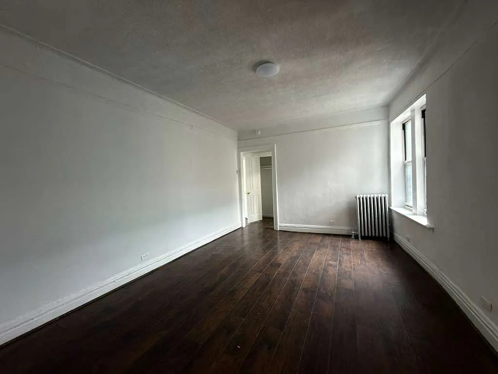 1 bed, 725 sqft, $1,837 — Photo 3