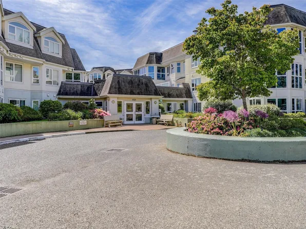 1521 Church Ave #201, Saanich, BC V8P 5T7