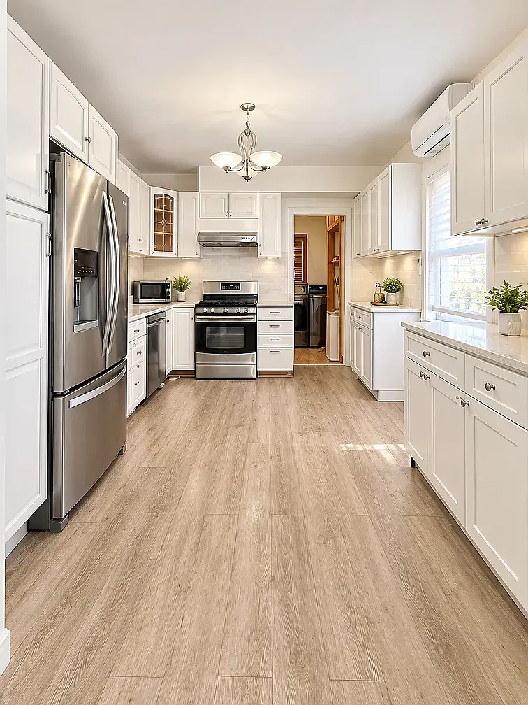 3 bed, 1350 sqft, $3,900 — Photo 3