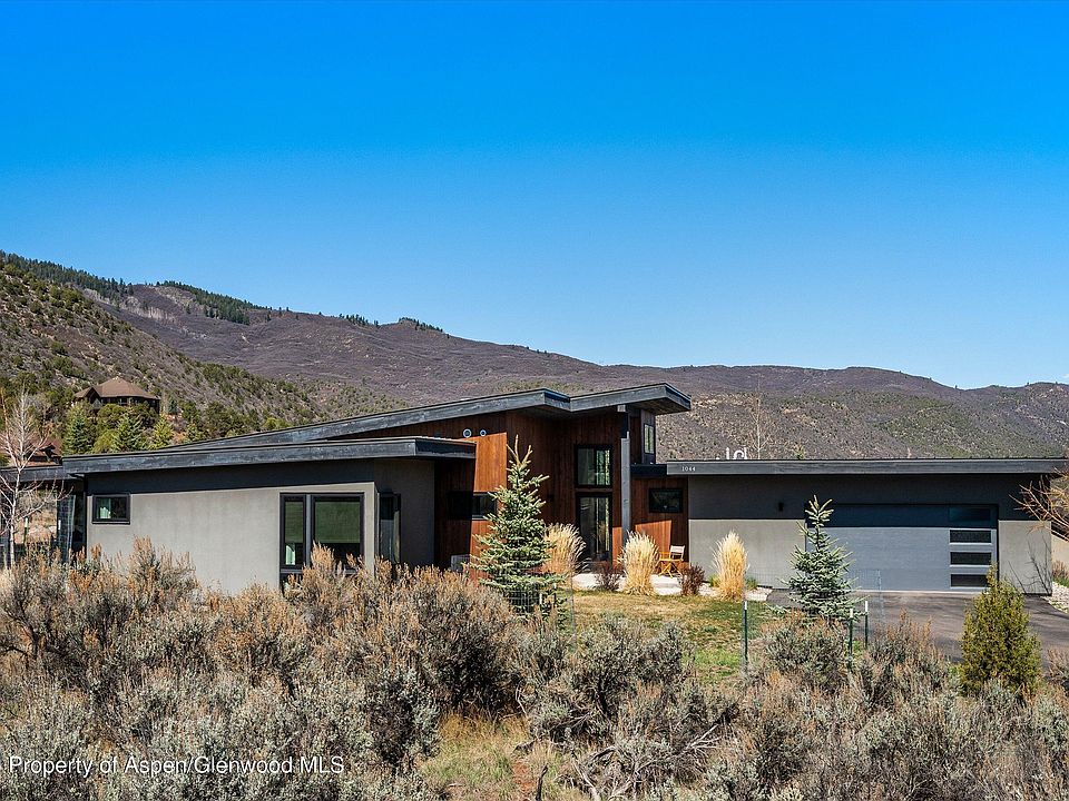 1st image of 1044 Hidden Valley Dr
