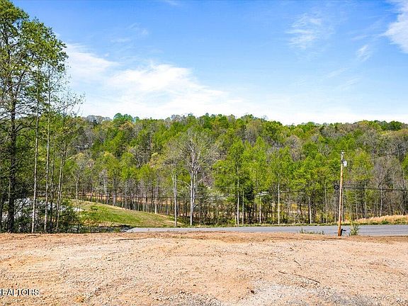 3rd image of 2332 Cove Pointe Rd