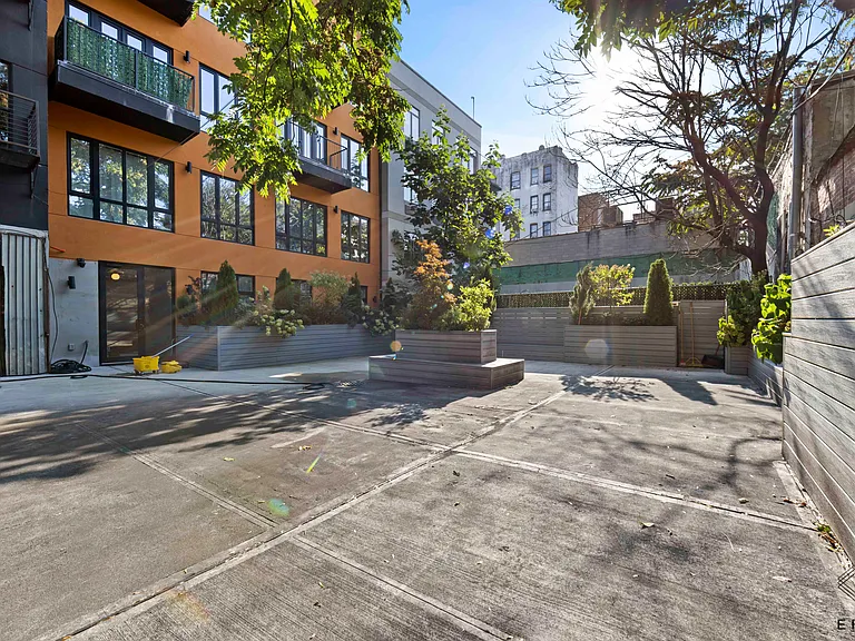101 Varet St #3D — Photo 13