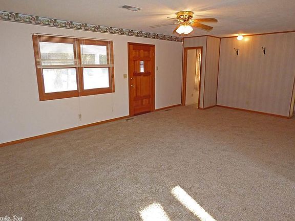 3rd image of 163 W Lakeshore Dr