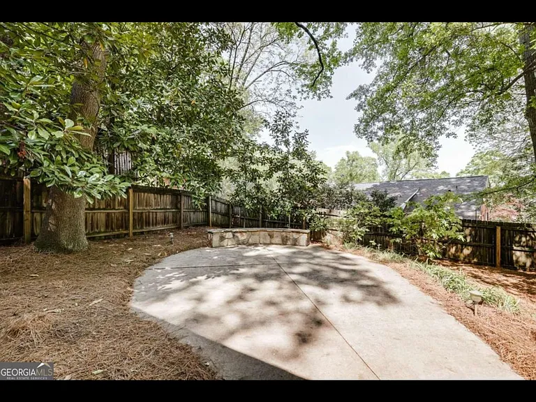 90 Hart Ave — Photo 37