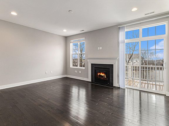 3rd image of 2559 W Towne St