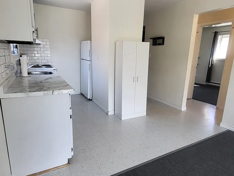 265 Macdonnell St #3 — Photo 3