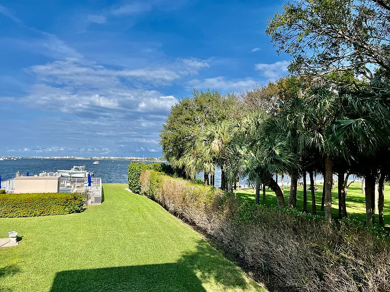 311 E Ocean Ave #201 — Photo 8