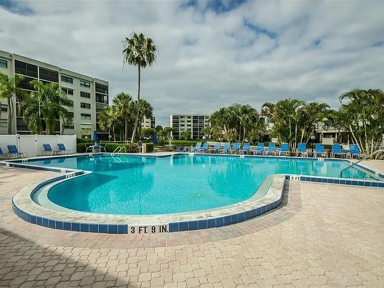 1324 Pasadena Ave S #205 — Photo 30
