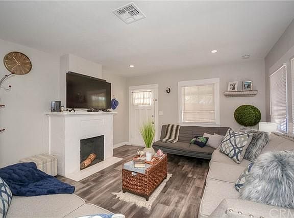 2nd image of 2501 N Sierra Way