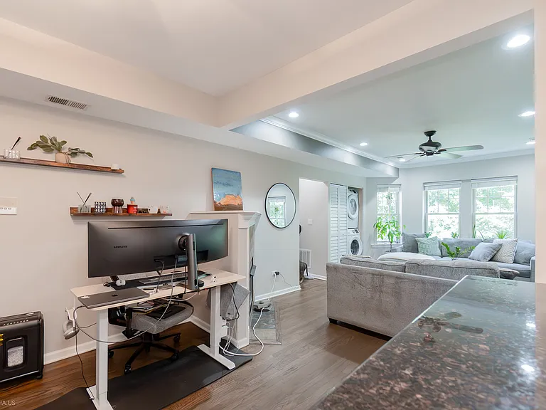 2035 W Fargo Ave #2 — Photo 4