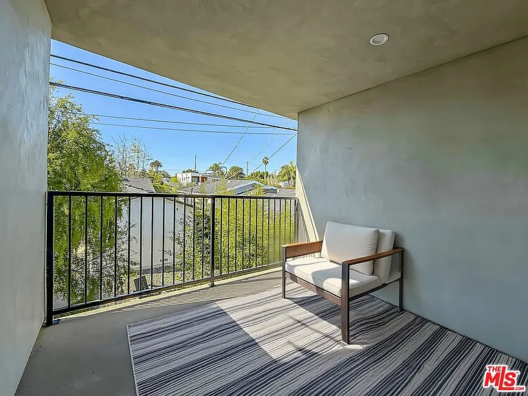 2617 Veteran Ave — Photo 10