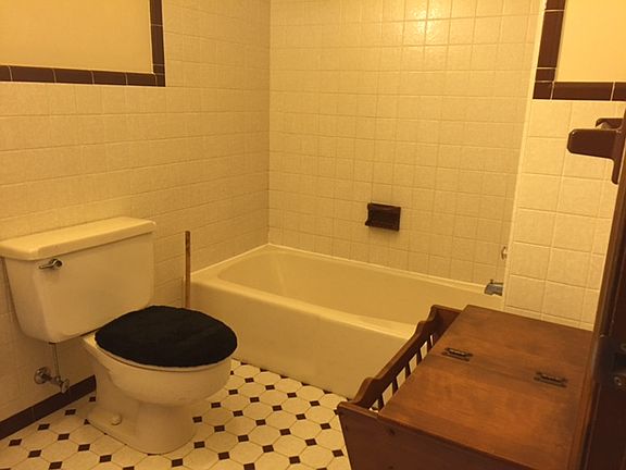 5th image of 21722 Great Mills Rd APT F