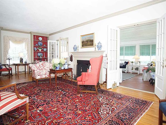 4th image of 205 Park Pl
