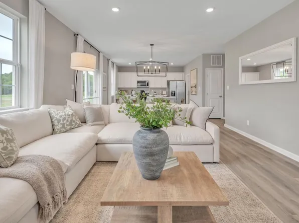 3043 Martha Way, Pennsburg, PA 18073