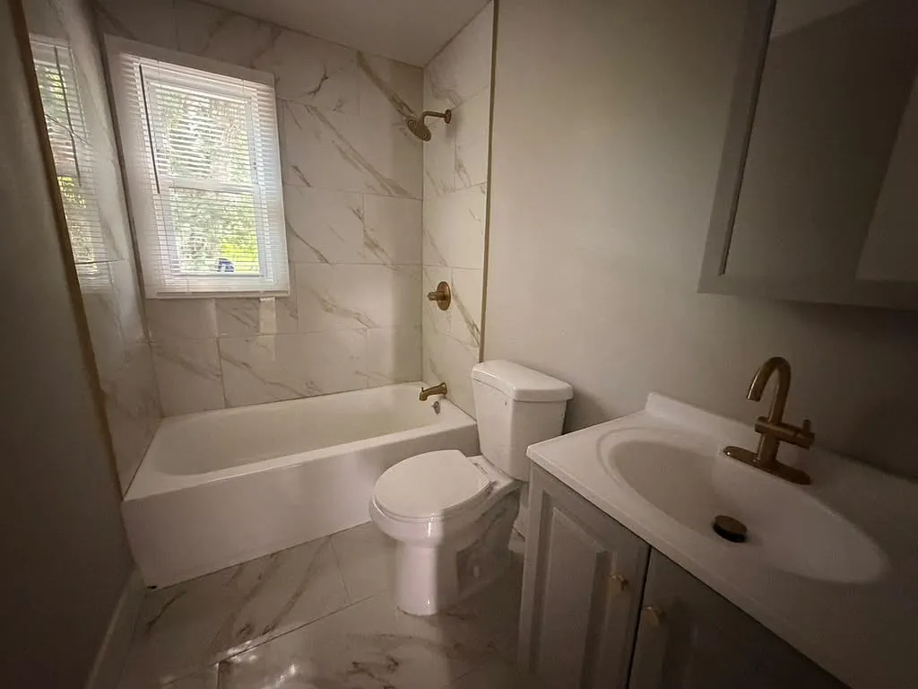 3 bed, $2,150 — Photo 2