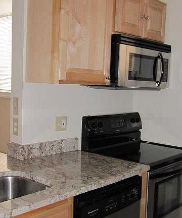 Kitchen w/ Granite counter tops