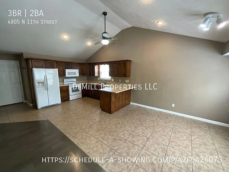 4805 N 11th St — Photo 6