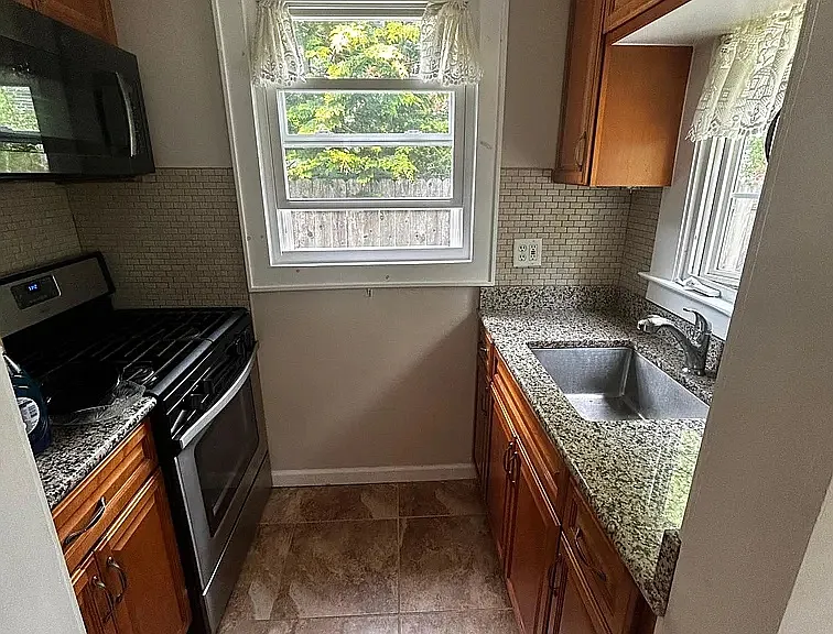 16 Canfield St #B — Photo 8