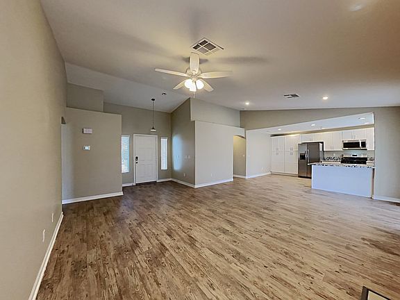 4th image of 1100 Hutch Ct