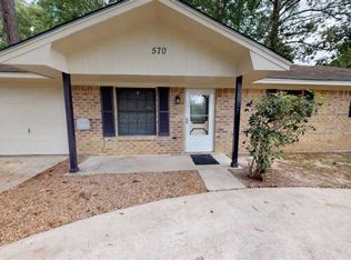 570 W Chance Rd, Lumberton, TX 77657