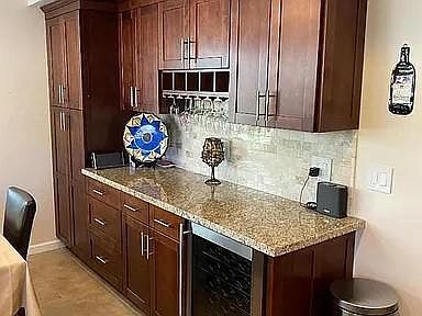 4th image of 884 Neptune Ct
