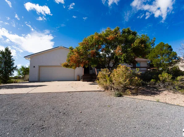 1880 W Escalante Ct, Pueblo West, CO 81007