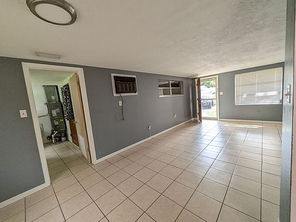 2nd image of 1 Donna St