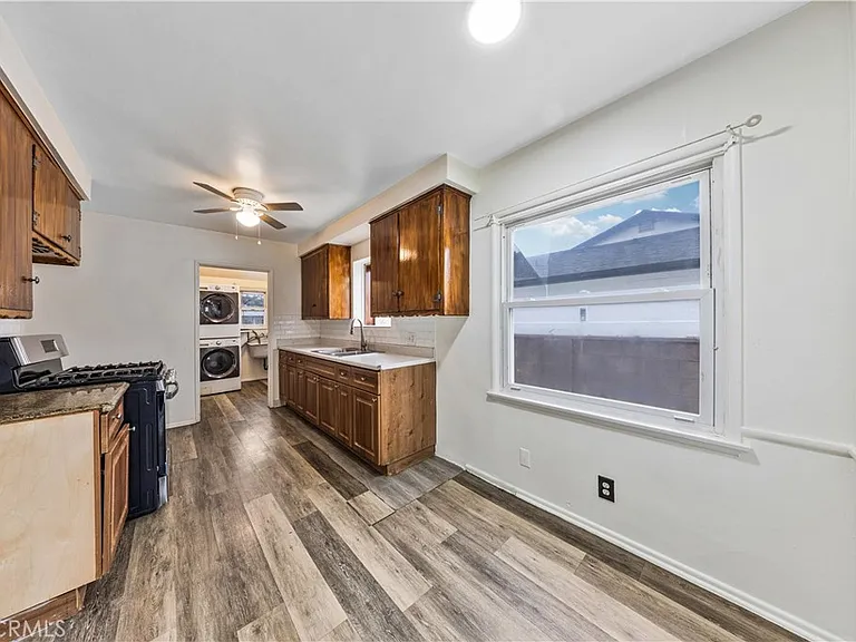 6943 Nagle Ave — Photo 18