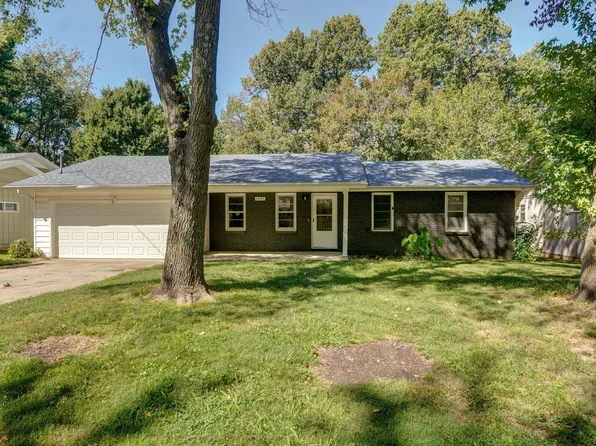 1025 S Paula Avenue, Springfield, MO 65804
