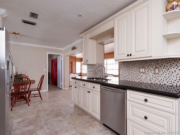 5th image of 9000 NW 17th St