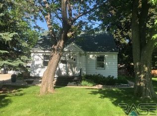 1100 S Sycamore Ave, Sioux Falls, SD 57110