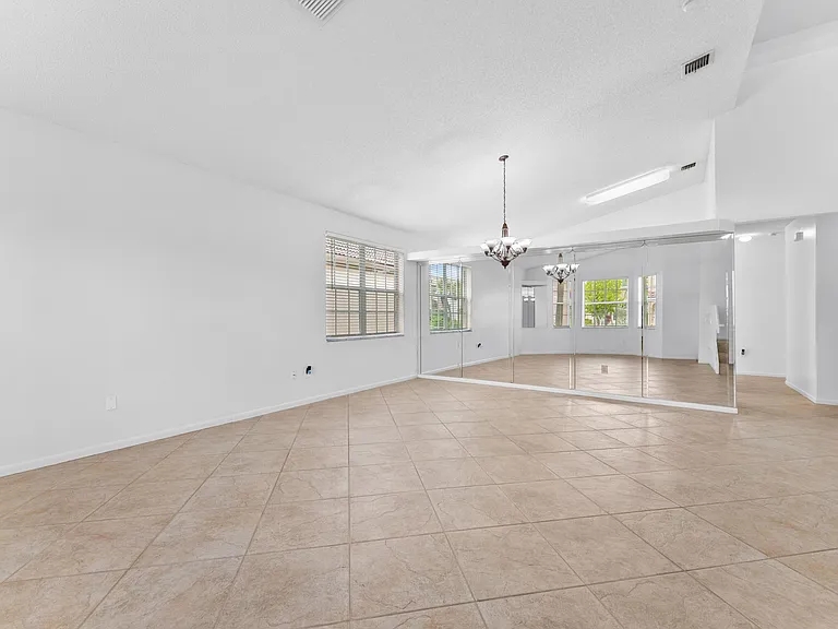 15350 NW 6th Ct — Photo 3