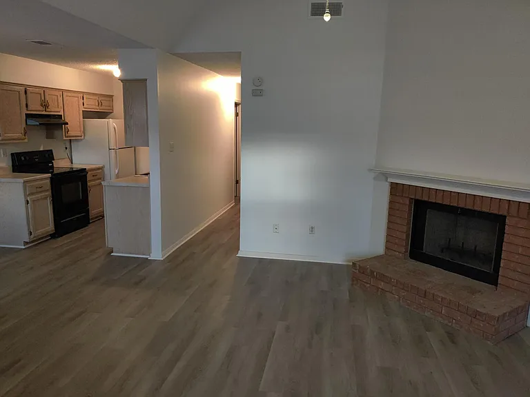 1668 Beaver Trail Dr — Photo 2