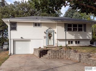 708 Janes View St, Papillion, NE 68046