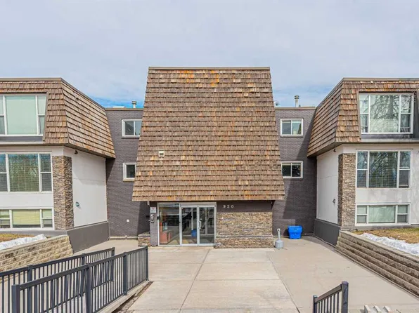 920 S 68th Ave SW #111, Calgary, AB T2V 0N6