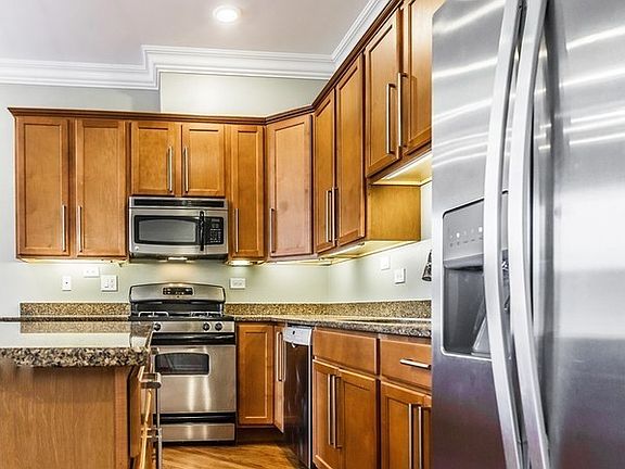 4th image of 4943 S Forrestville Ave APT 2N