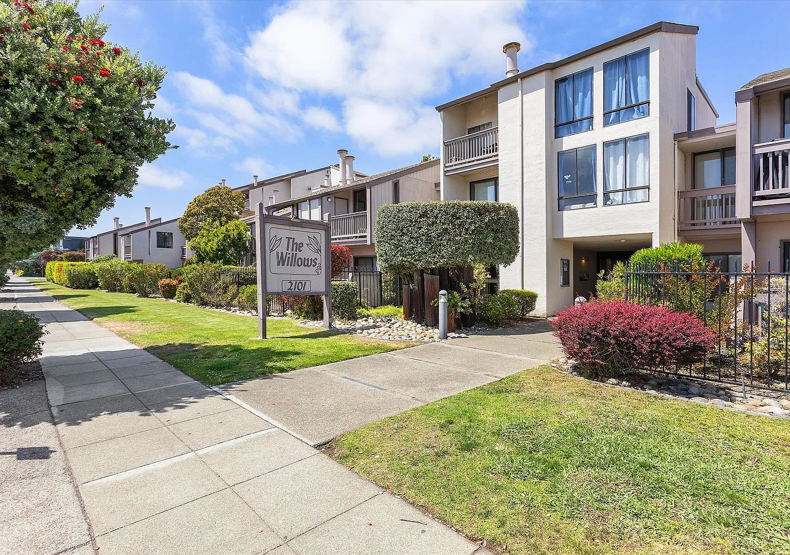 2101 Shoreline Dr #348 - 3 bedroom | 2 bath | Condo — Photo 2