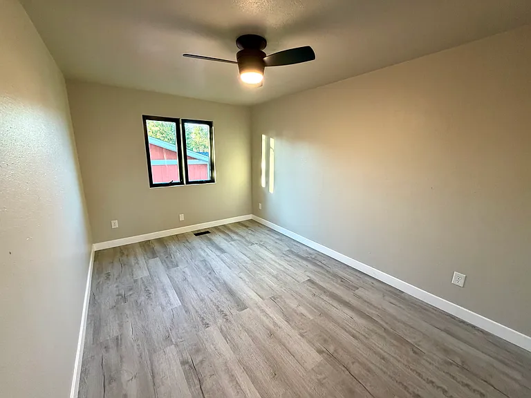 519 Garland St — Photo 28